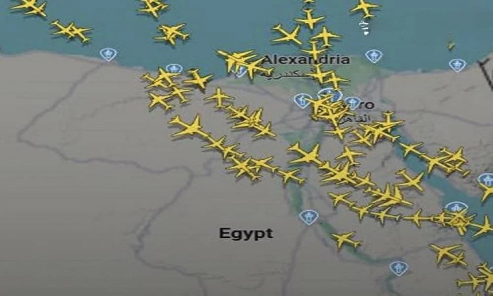 ازدحام جوي استثنائي في سماء مصر عقب الهجوم على إيران